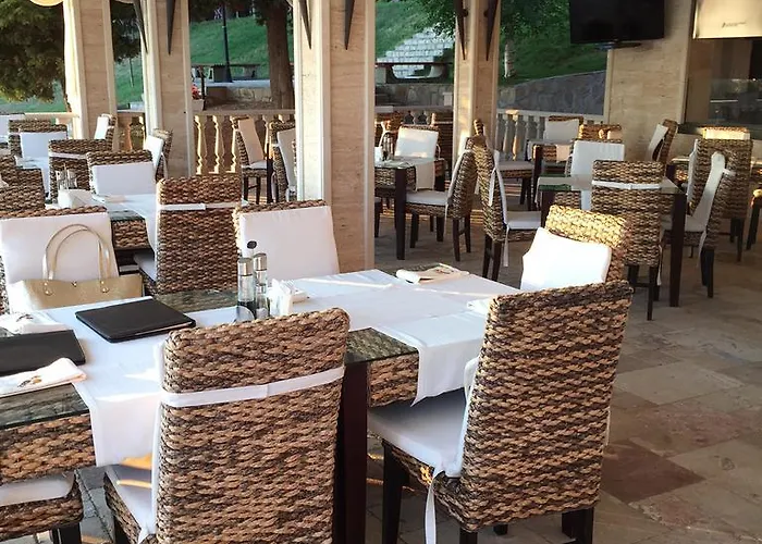 Апартамент Rich Несебър